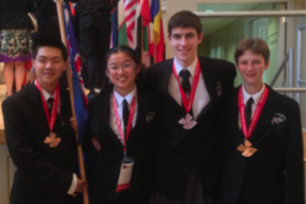 2013 team with medals